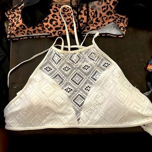 Aerie swim top never worn size large